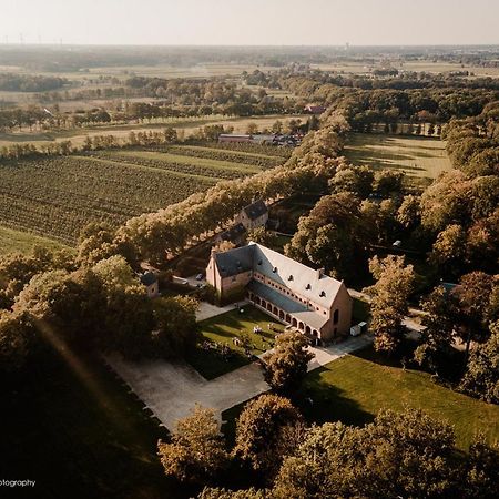 Отель Priorij Corsendonk Ауд-Тюрнхаут Экстерьер фото
