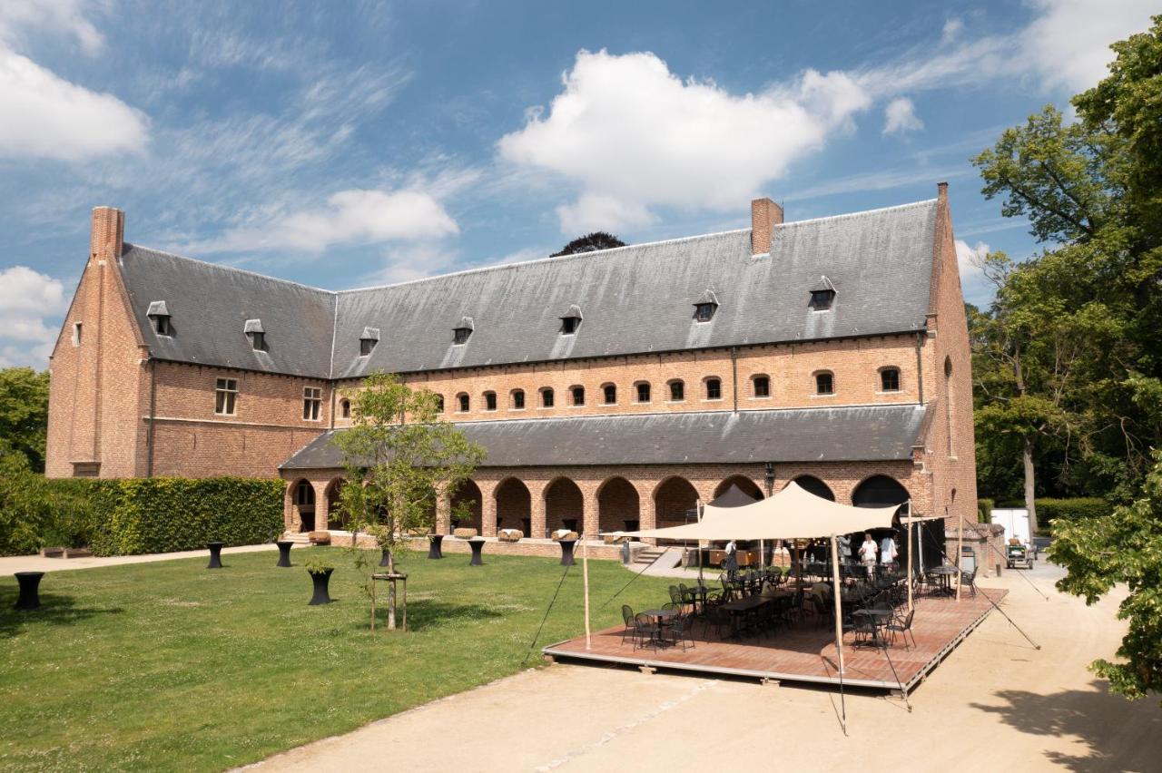 Отель Priorij Corsendonk Ауд-Тюрнхаут Экстерьер фото