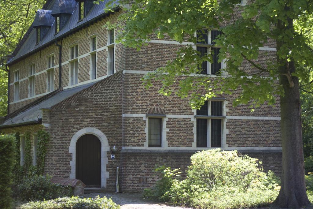 Отель Priorij Corsendonk Ауд-Тюрнхаут Экстерьер фото