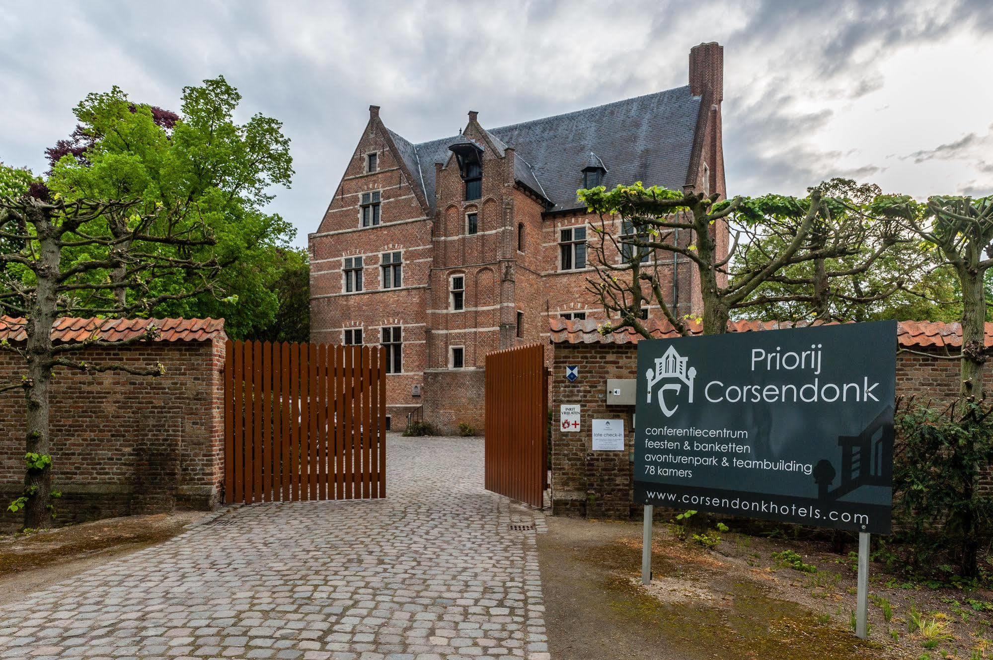 Отель Priorij Corsendonk Ауд-Тюрнхаут Экстерьер фото
